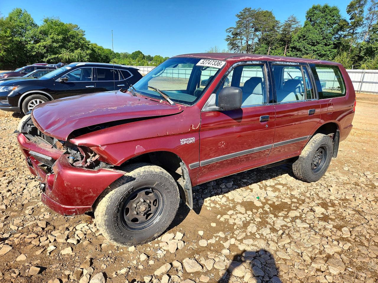 Salvage Mitsubishi Montero Image
