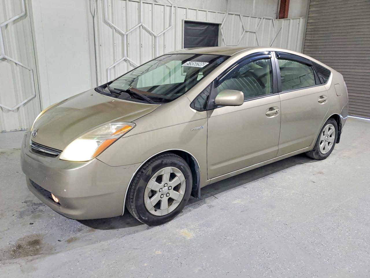 Salvage Toyota Prius Image