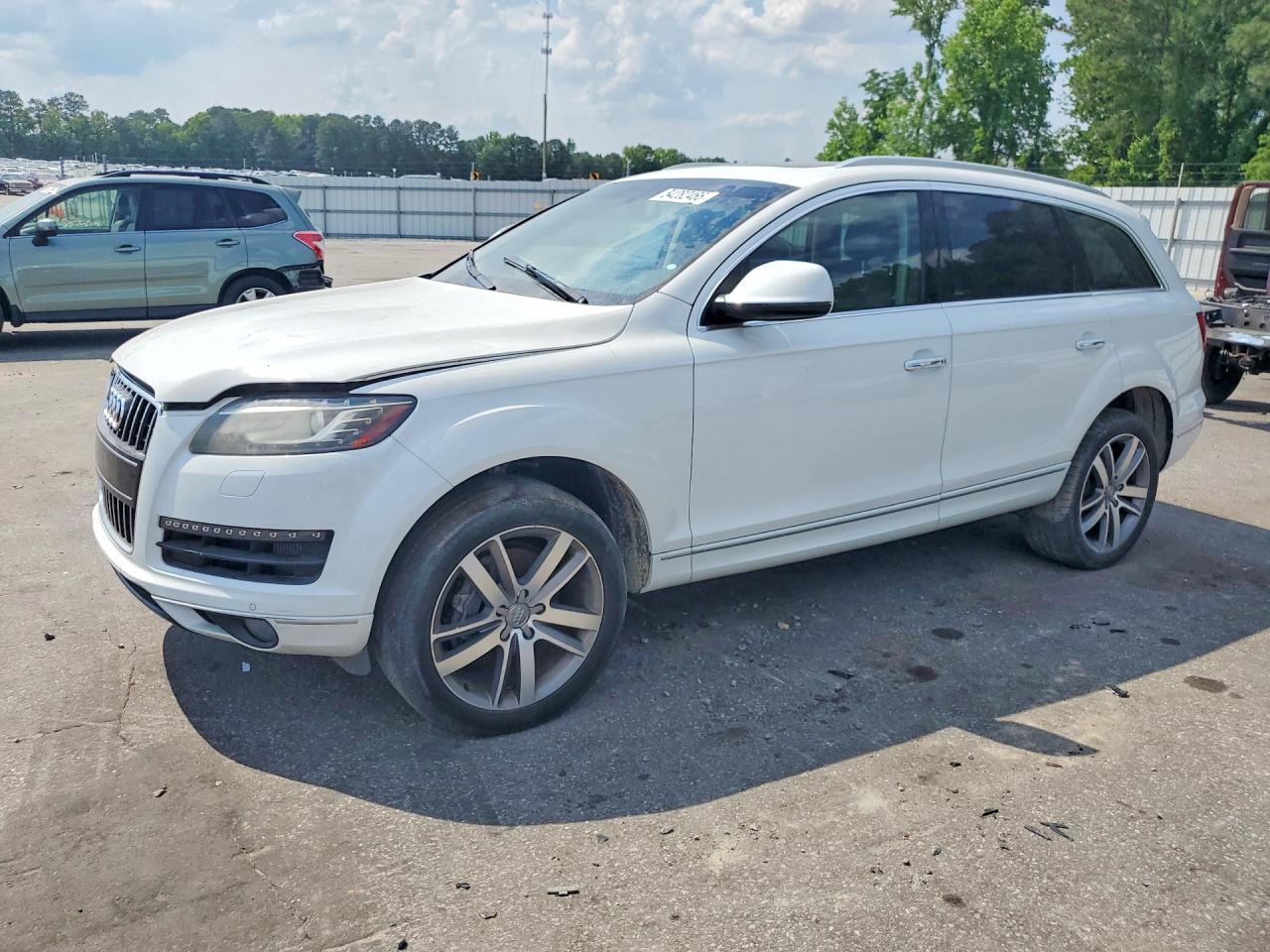 Salvage Audi Q7 Image