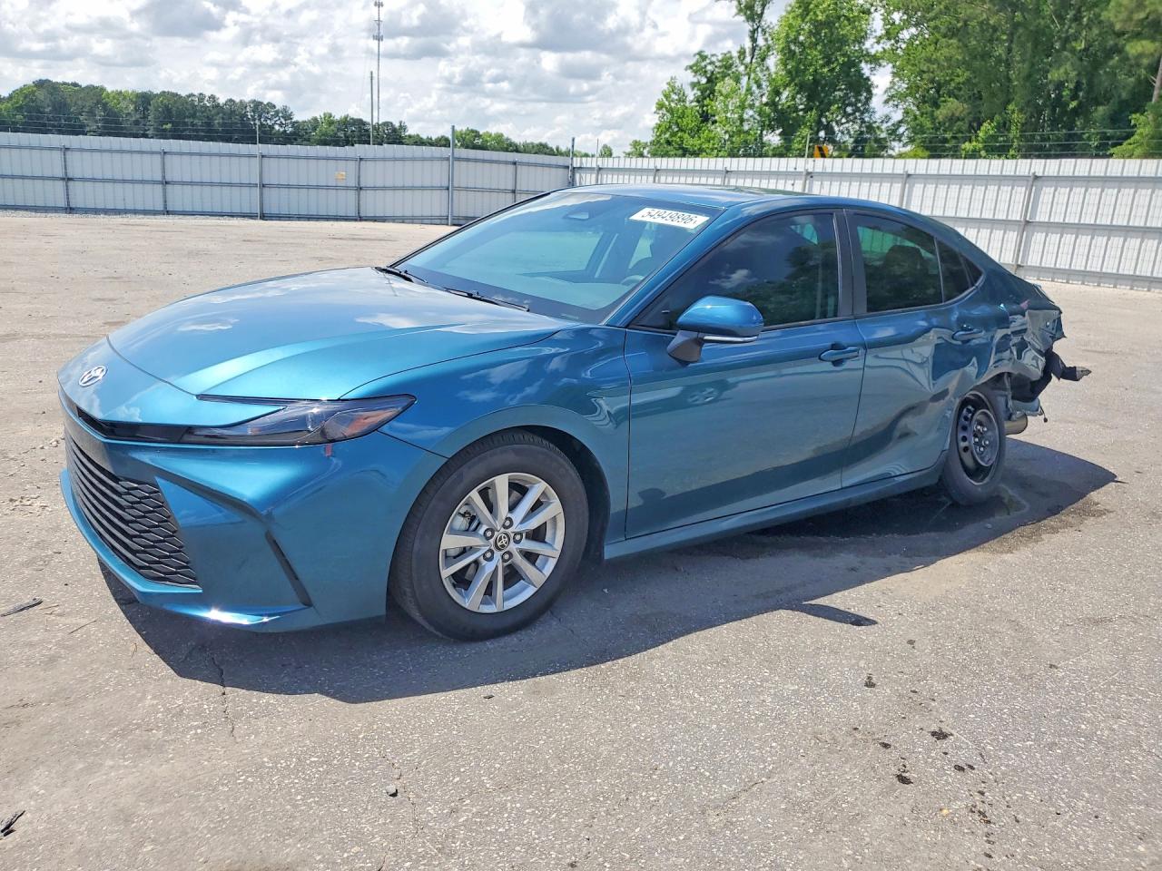 Salvage Toyota Camry Image