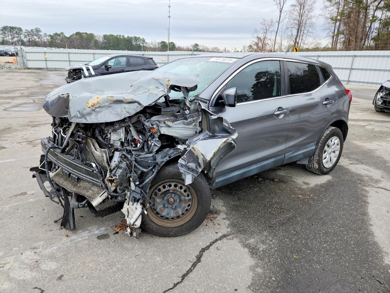 Salvage Nissan Rogue Image