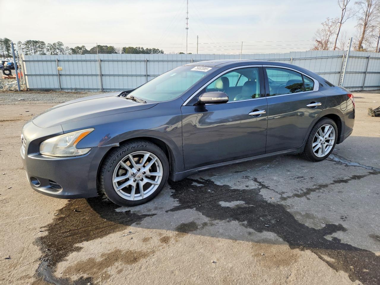 Salvage Nissan Maxima Image