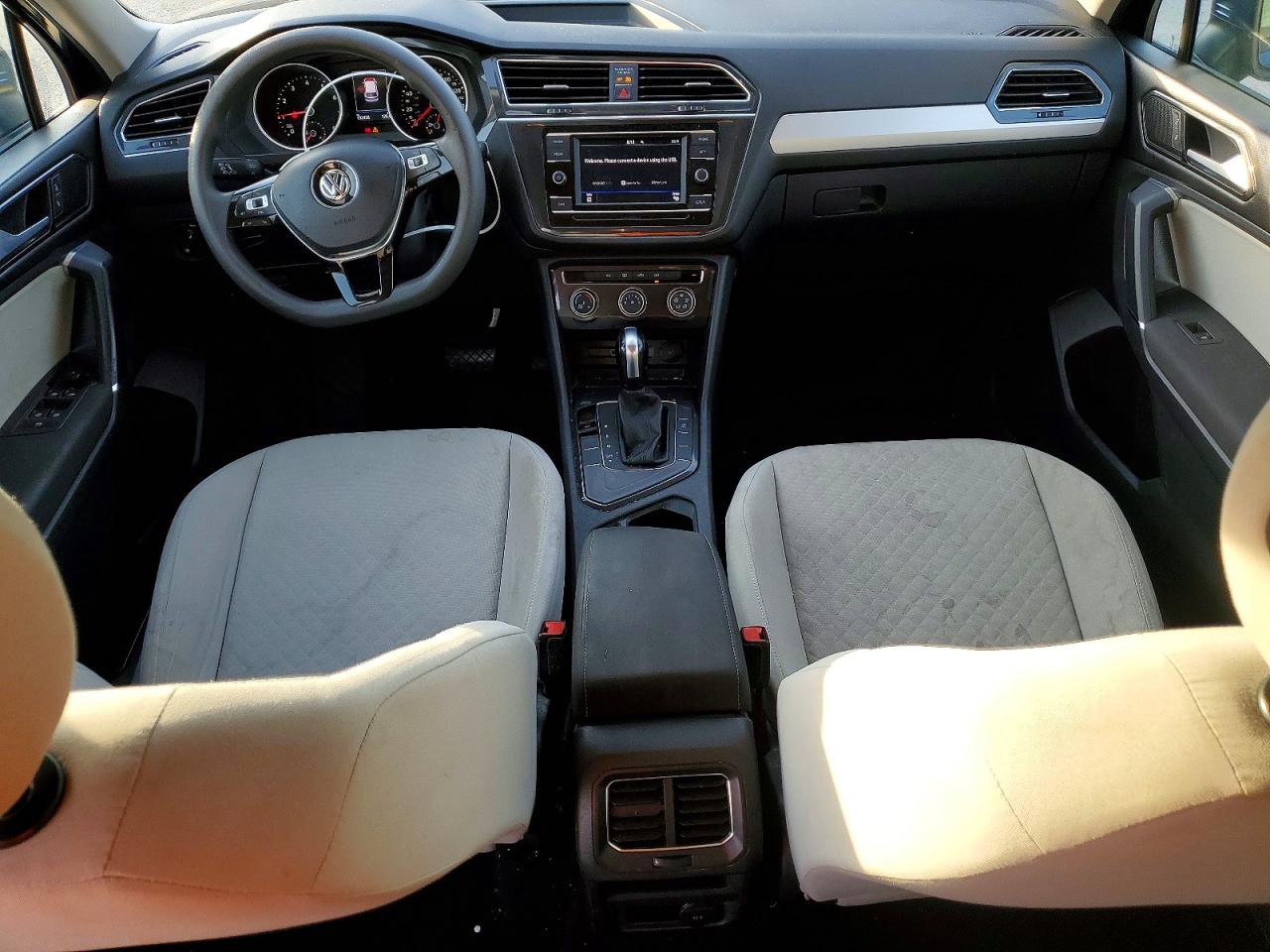 Volkswagen Tiguan S