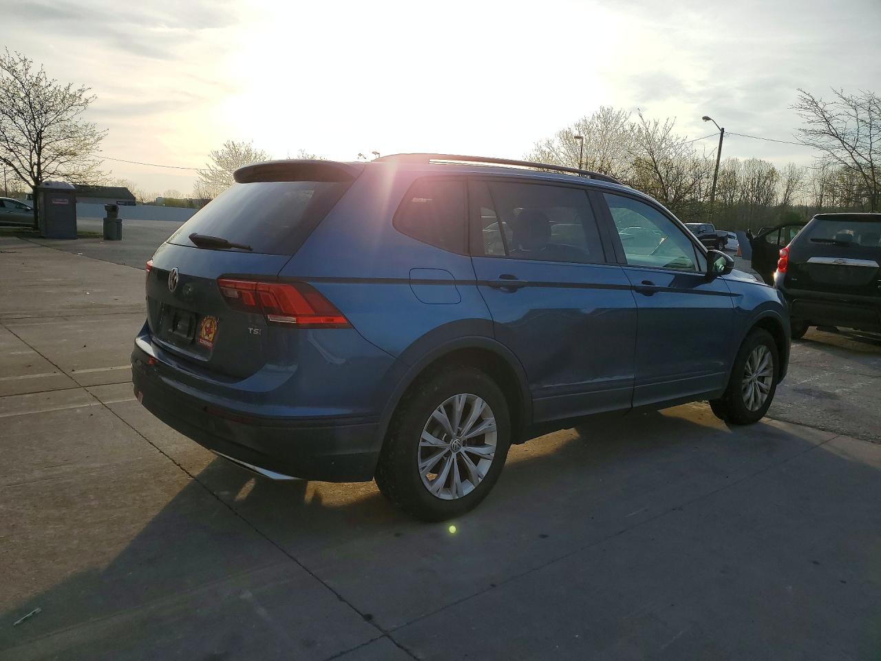 Volkswagen Tiguan S