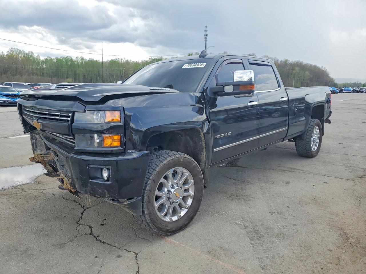 Salvage Chevrolet Silverado Image