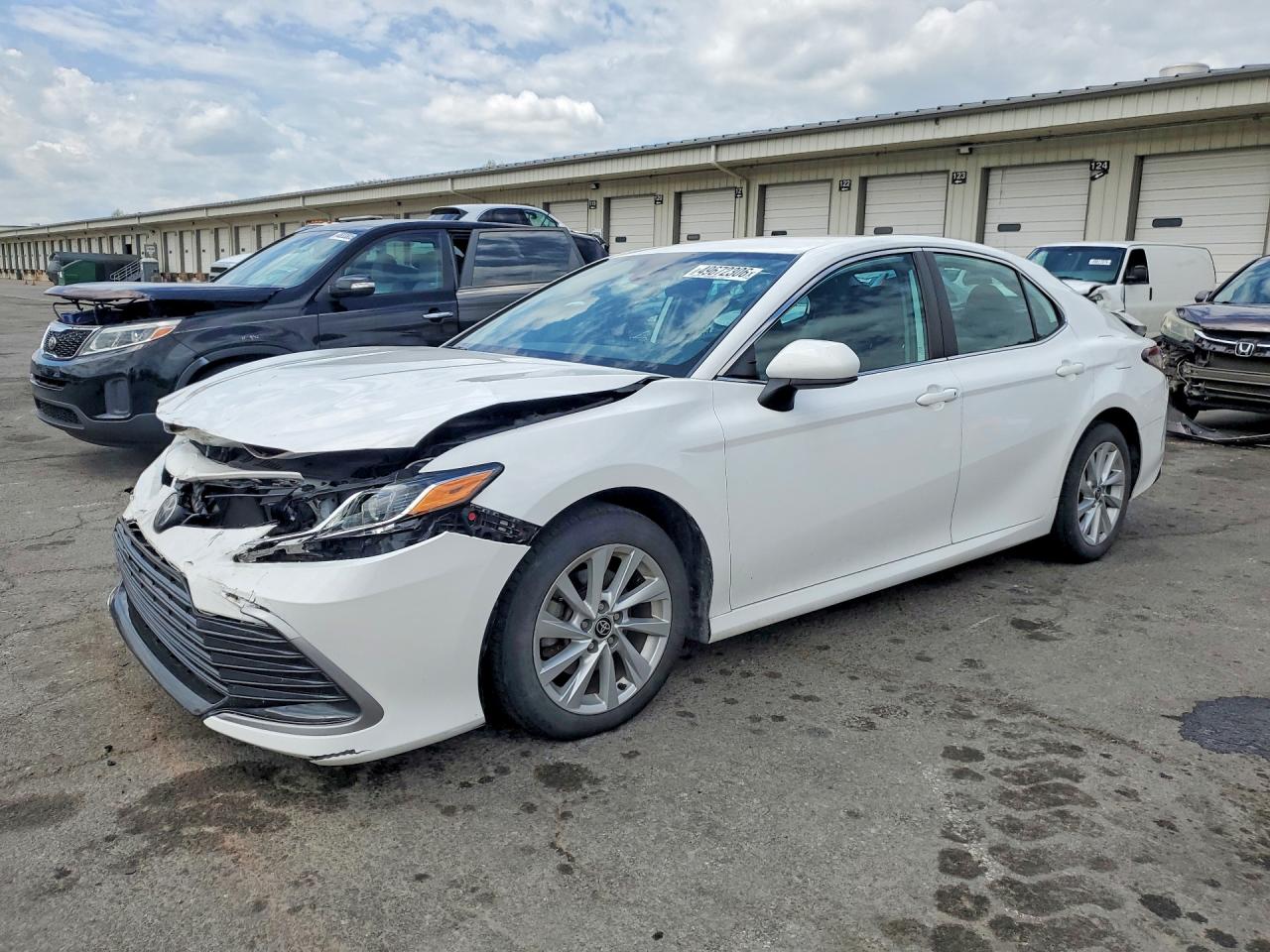 Salvage Toyota Camry Image