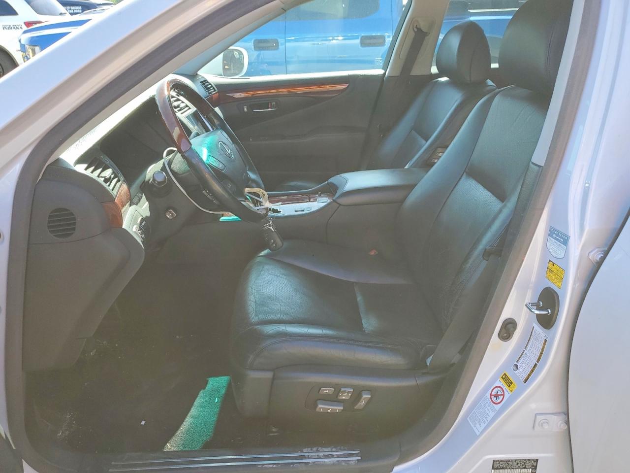 Lexus LS 460