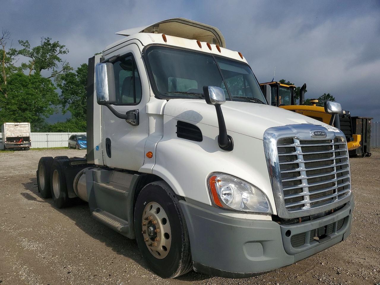 Salvage Freightliner Cascadia 113 Image