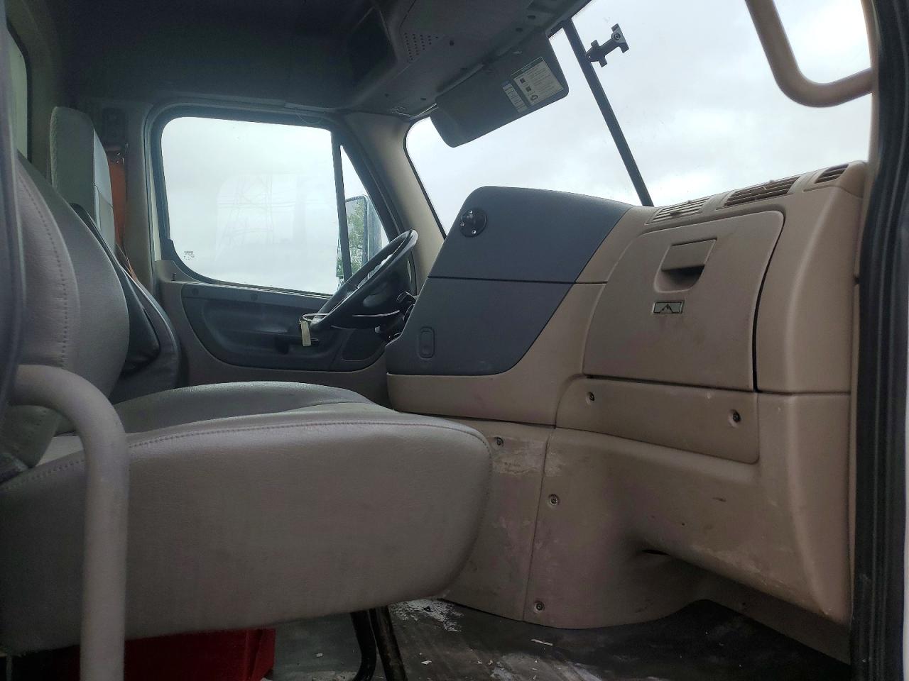 Freightliner Cascadia 113