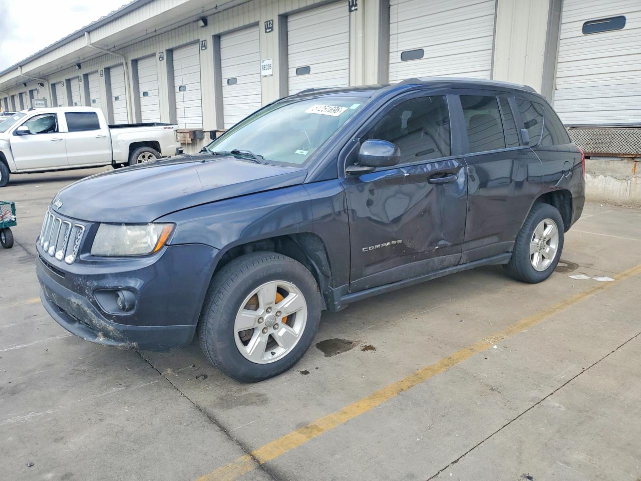 Salvage Jeep Compass Image