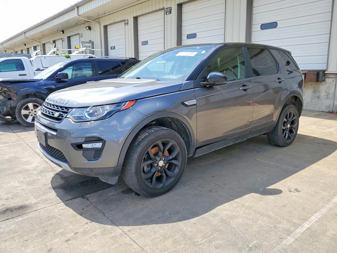 Salvage Land Rover Discovery Image