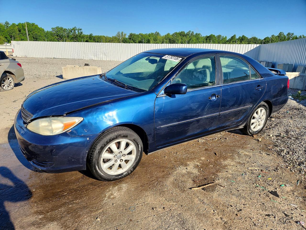 Salvage Toyota Camry Image