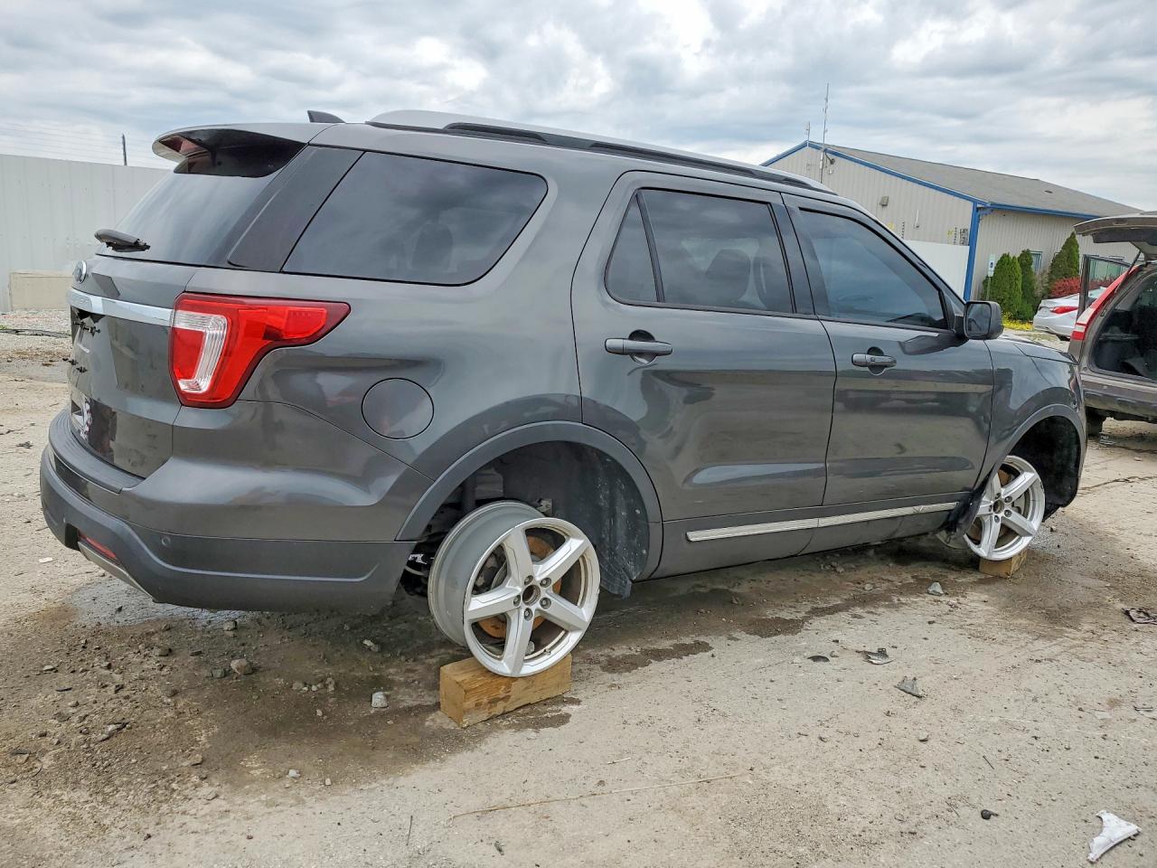 Ford Explorer Xlt