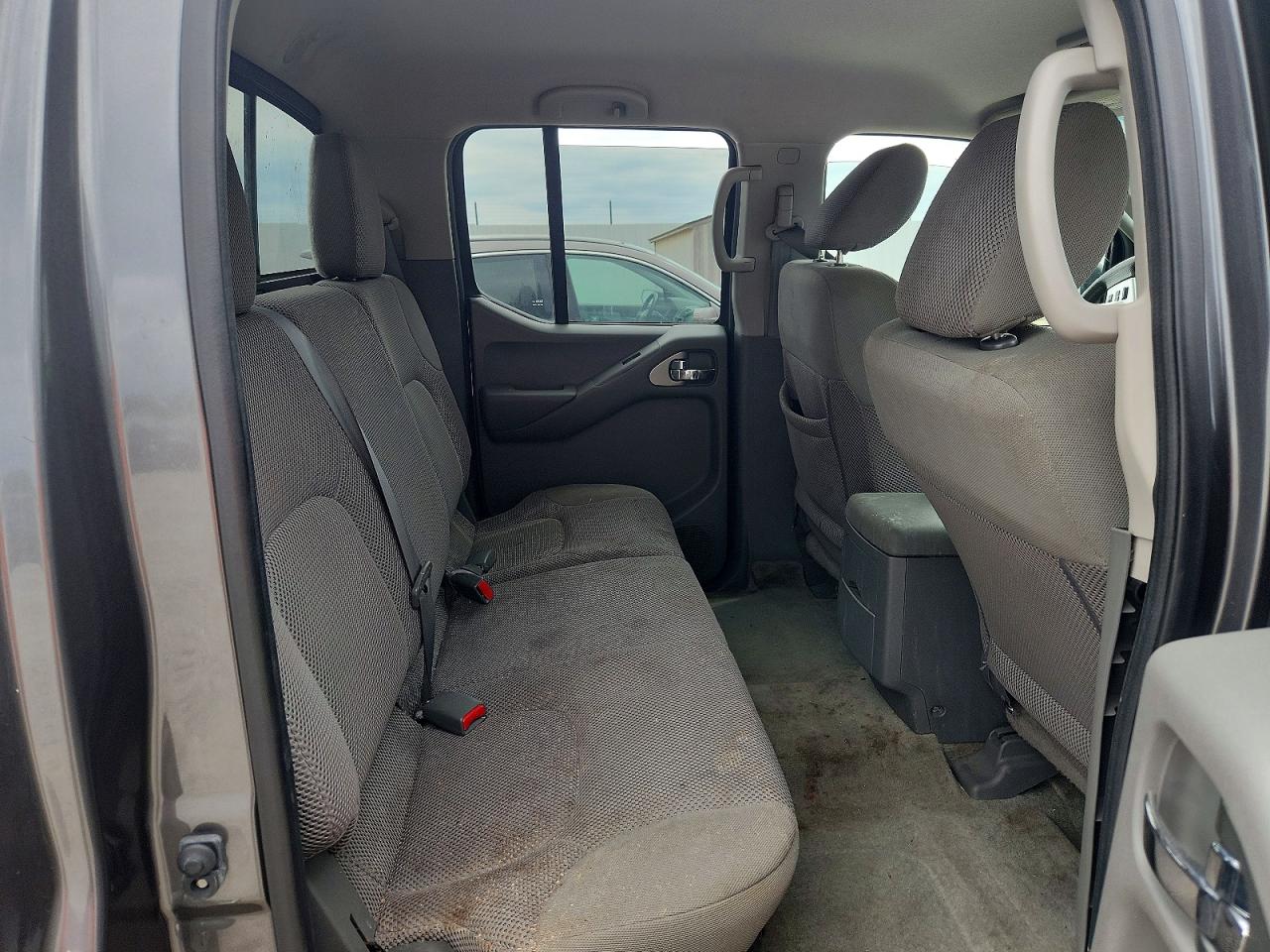 Nissan Frontier Sv