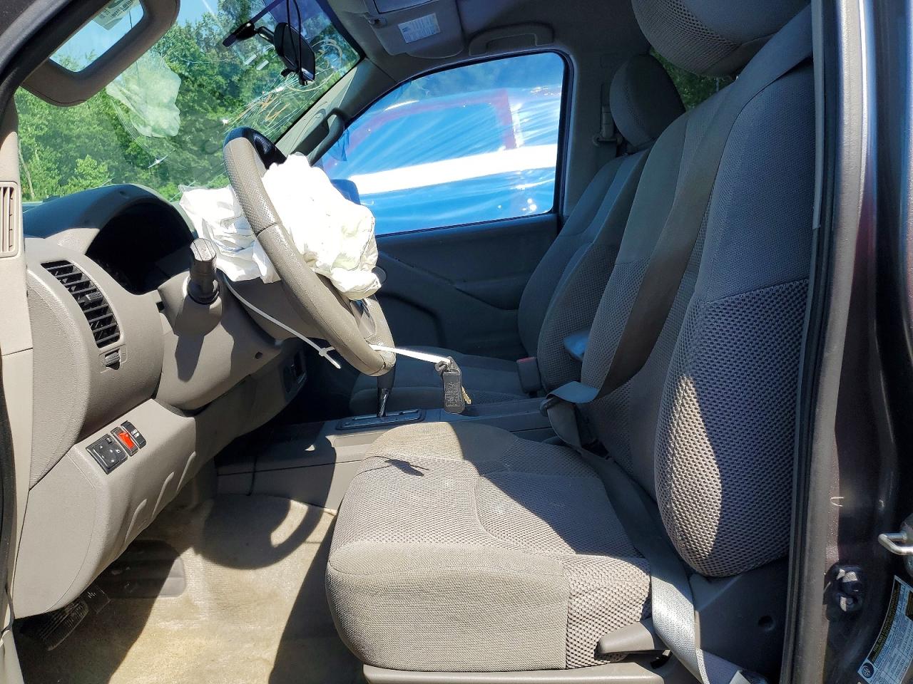 Nissan Frontier Sv
