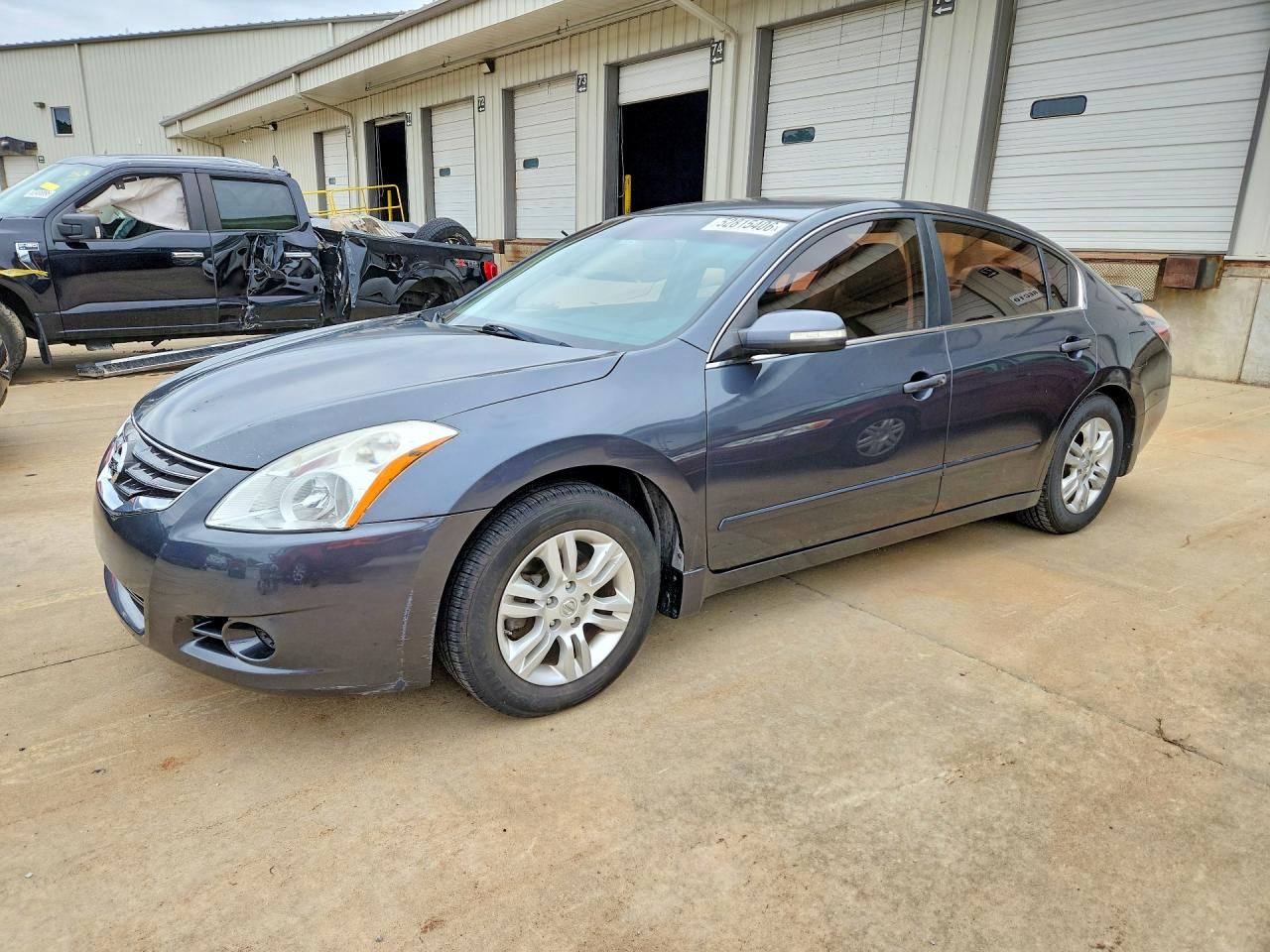 Salvage Nissan Altima Image
