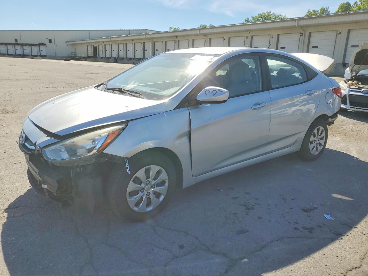 Salvage Hyundai ACCENT Image