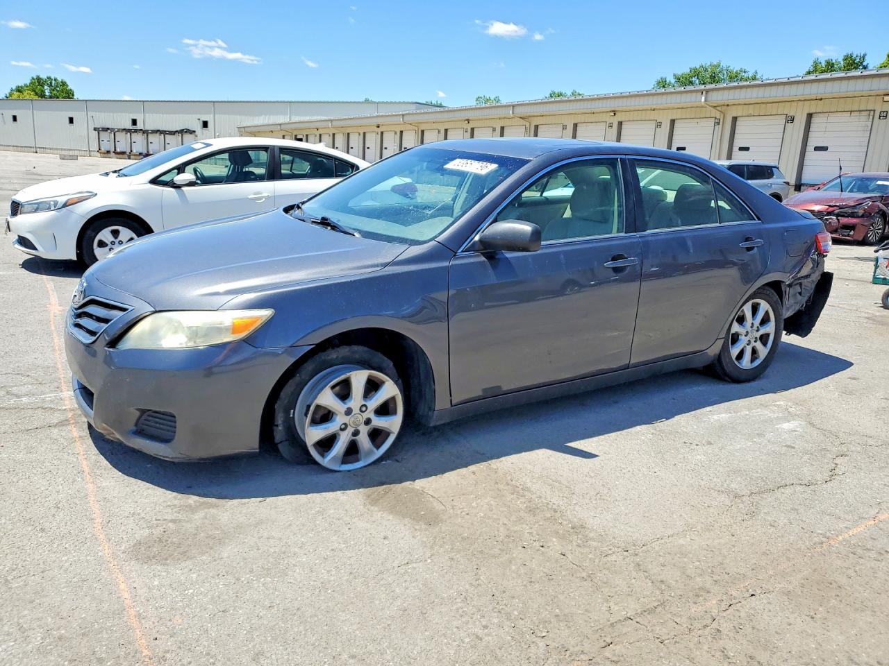 Salvage Toyota Camry Image