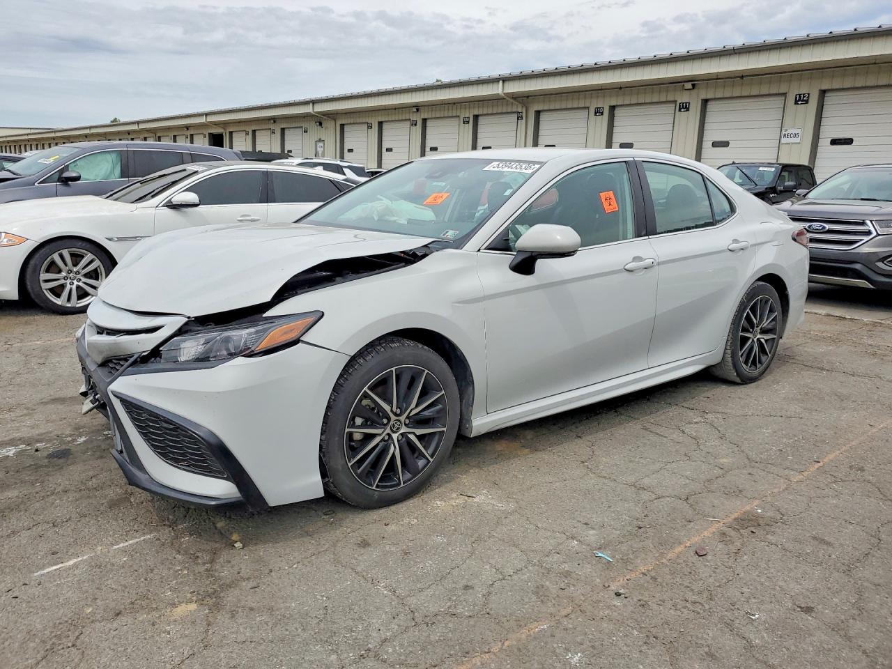Salvage Toyota Camry Image