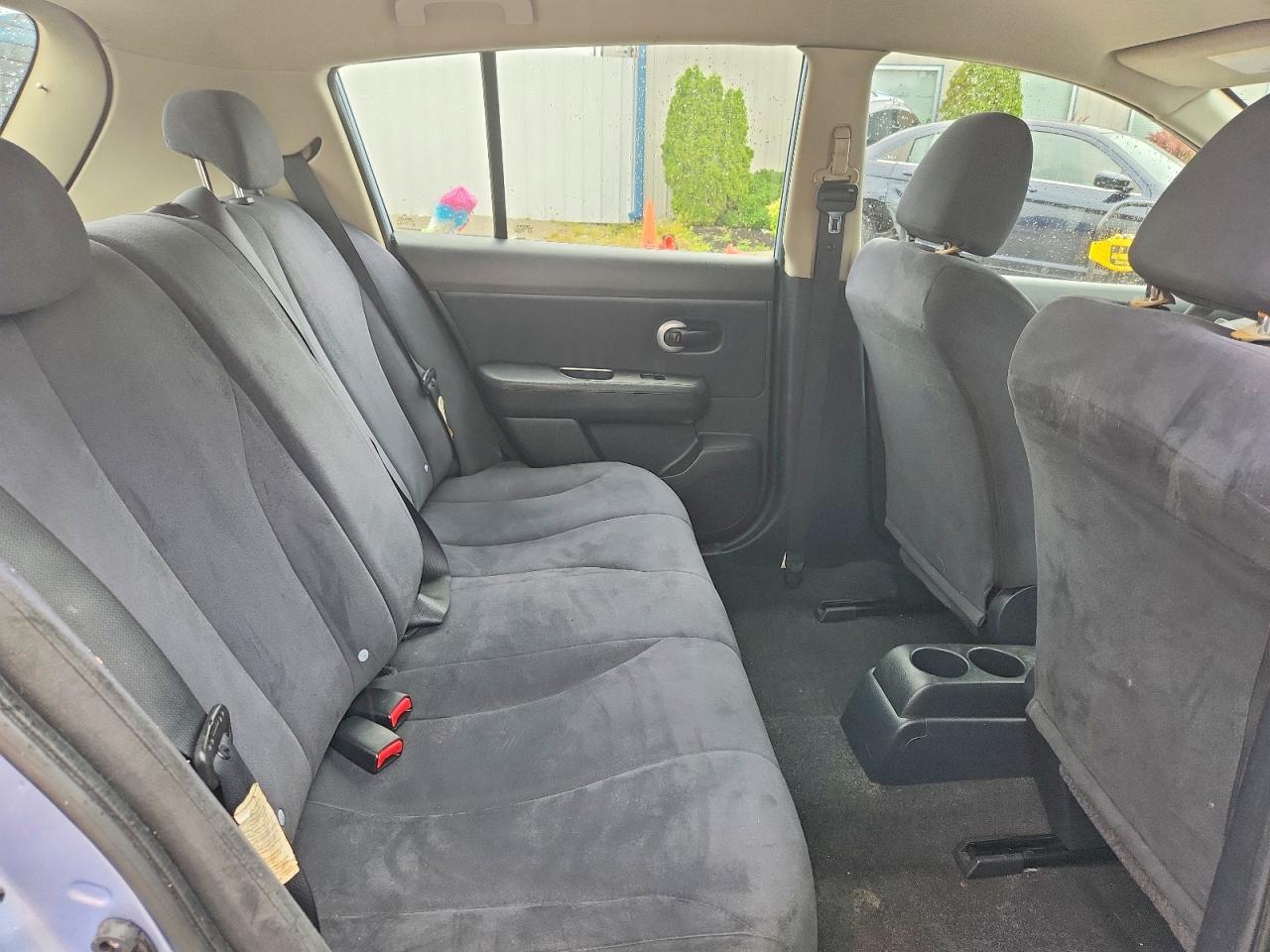 Nissan Versa 1.8 S