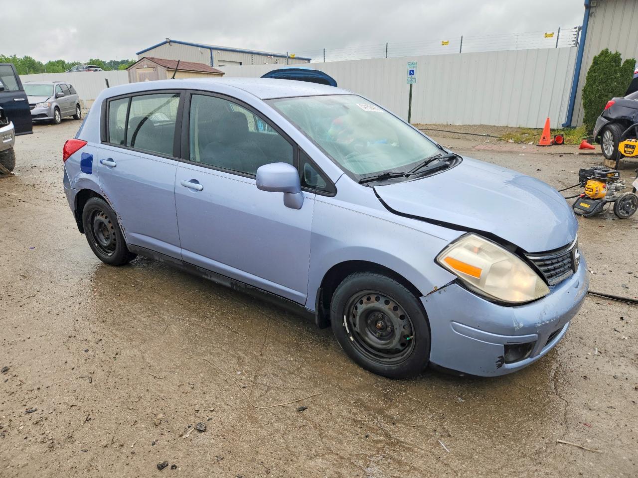 Nissan Versa 1.8 S