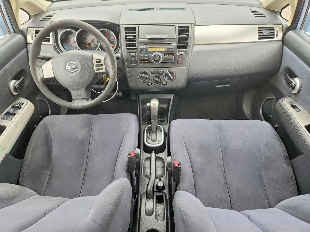 Nissan Versa 1.8 S