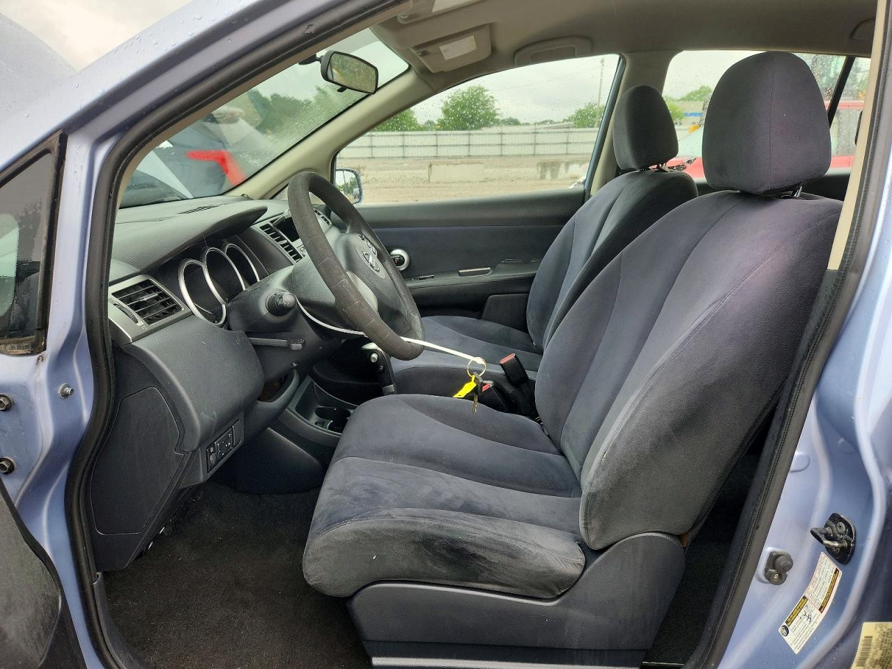 Nissan Versa 1.8 S
