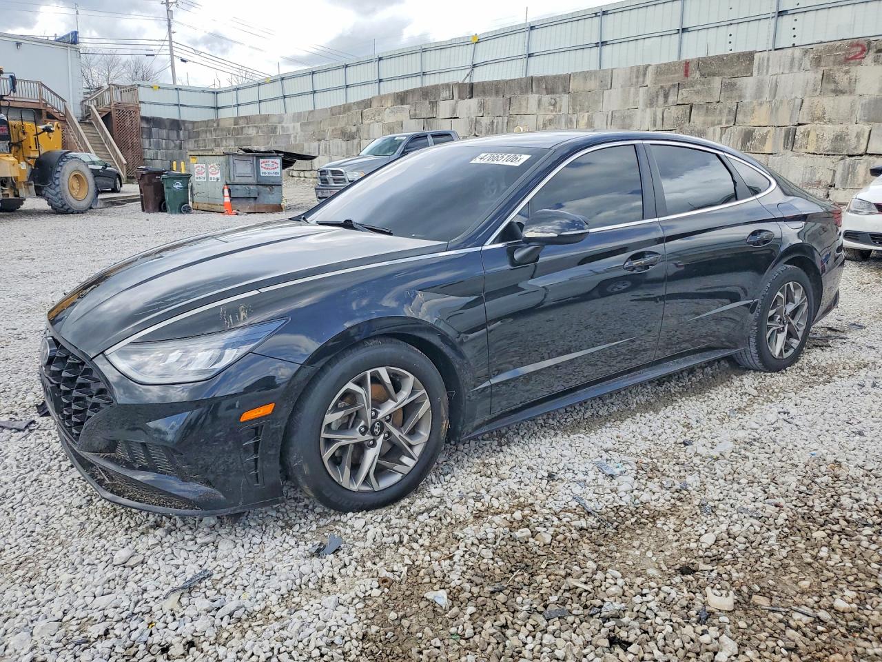Salvage Hyundai SONATA Image