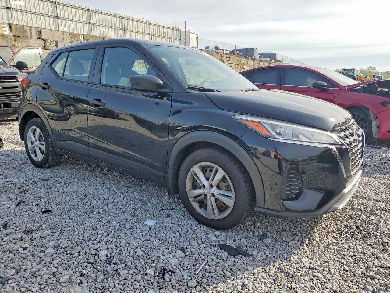 Nissan Kicks S