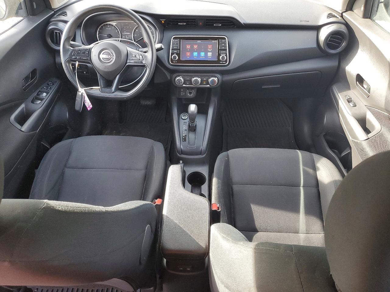 Nissan Kicks S