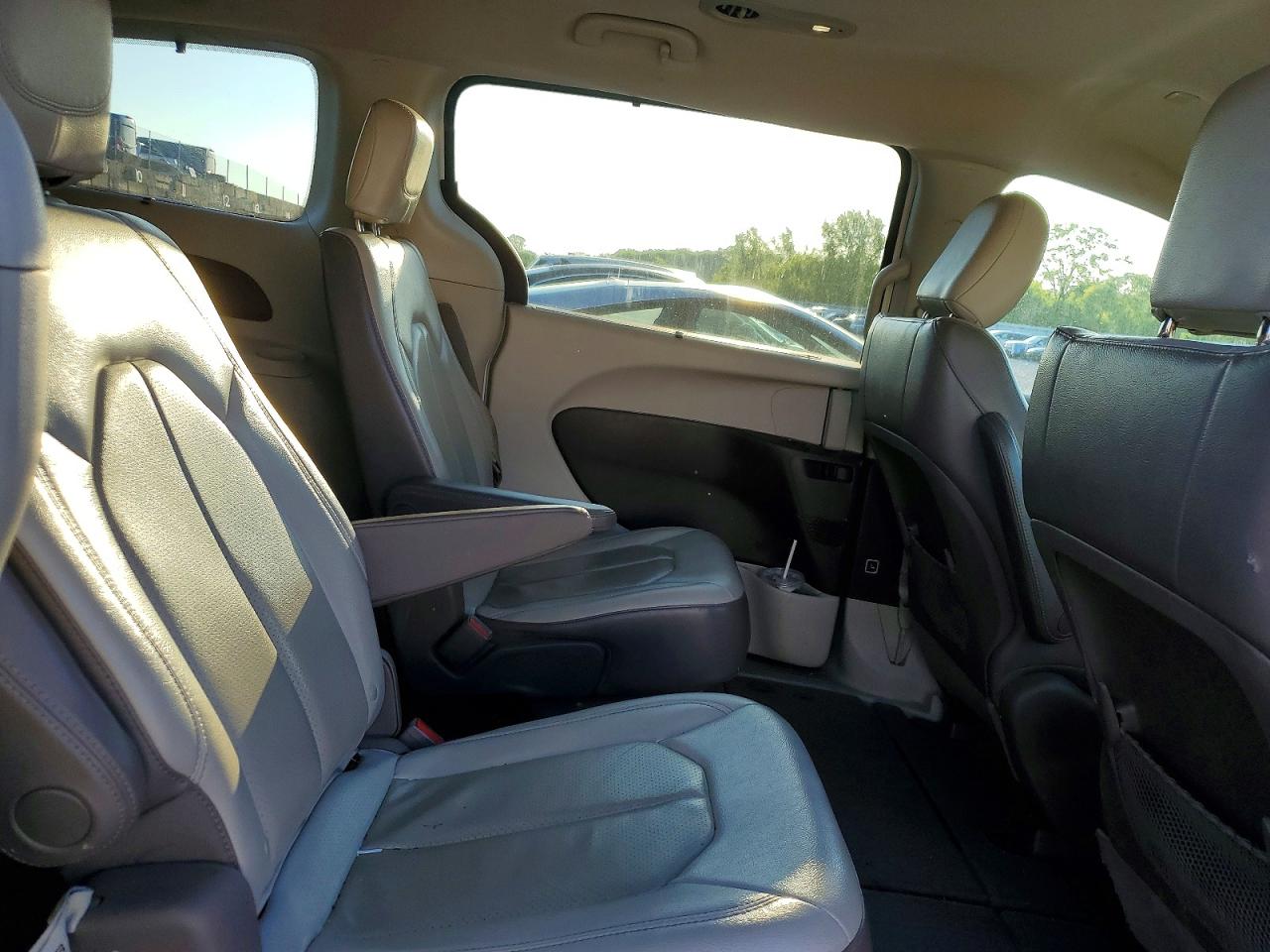 Chrysler Pacifica Touring L