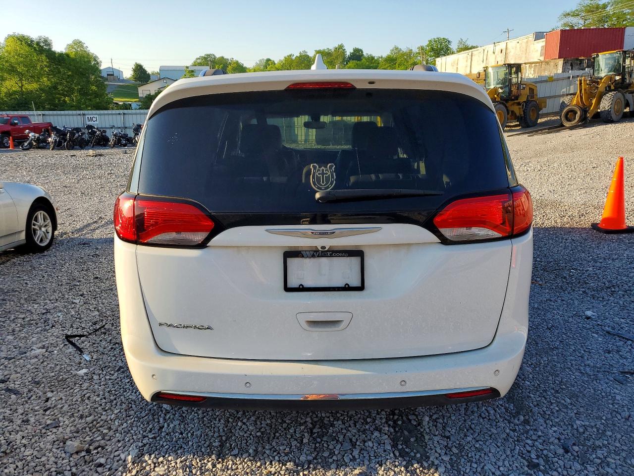 Chrysler Pacifica Touring L