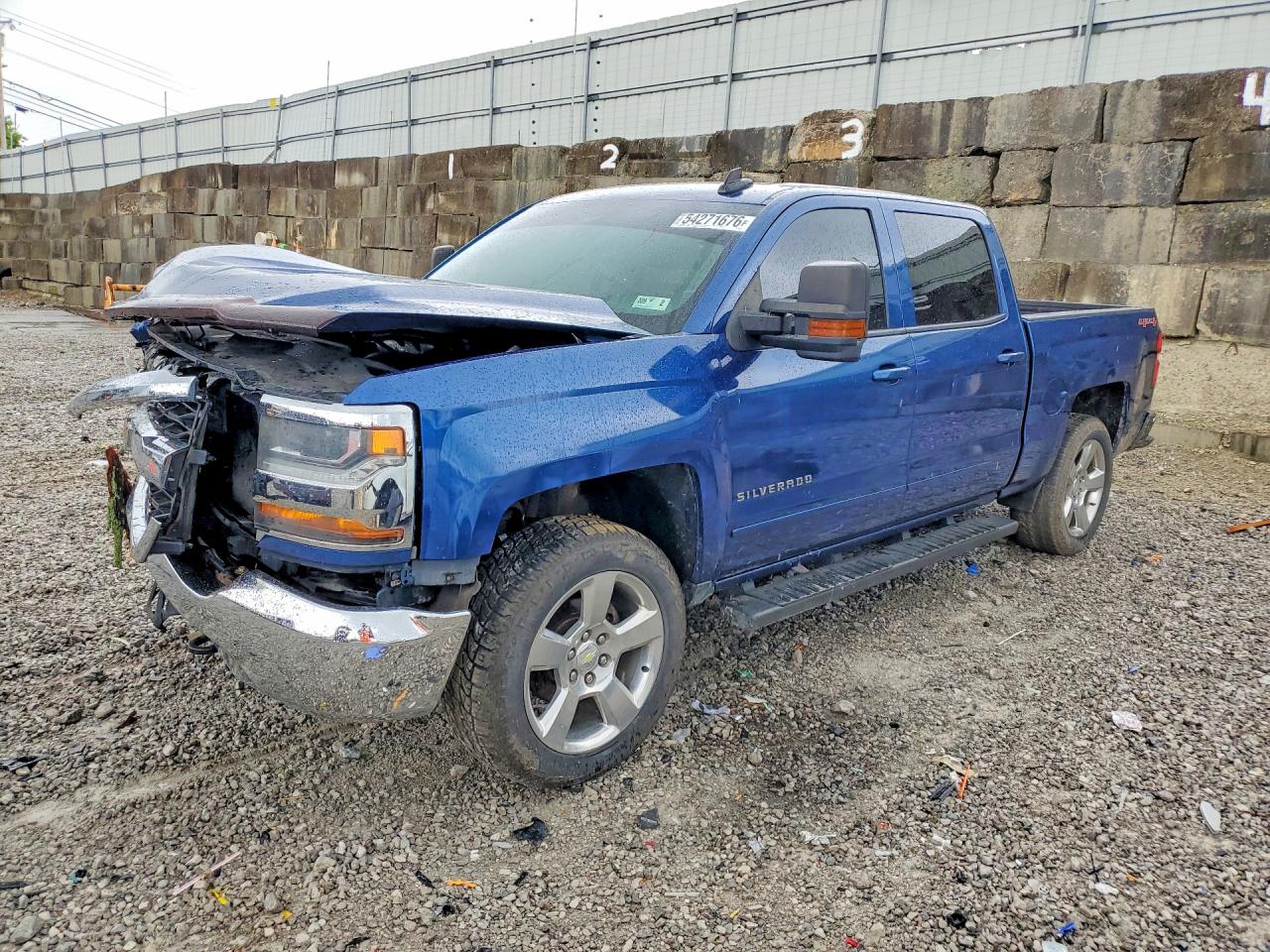 Salvage Chevrolet Silverado Image