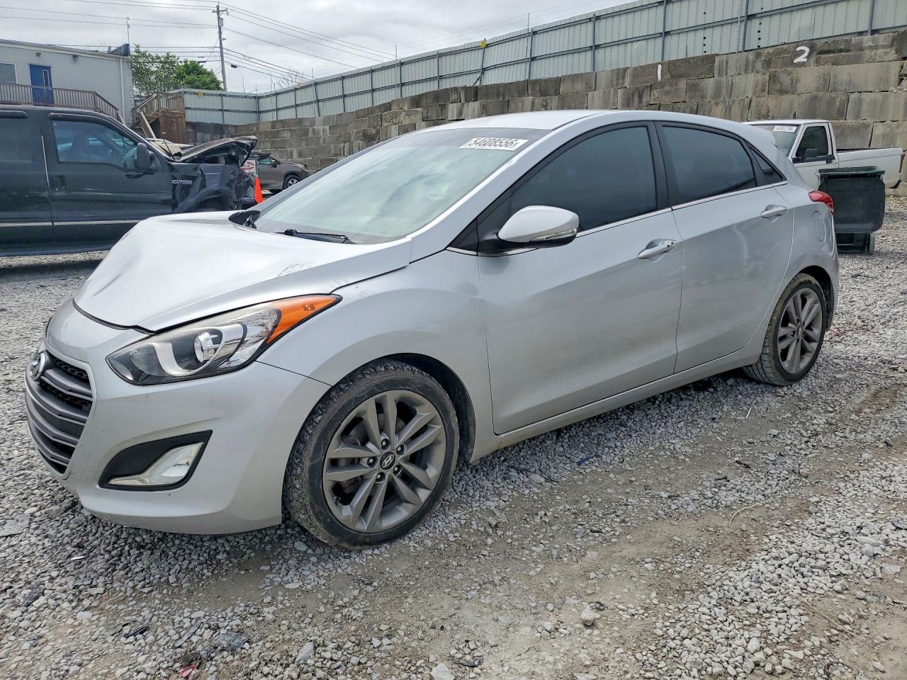 Salvage Hyundai ELANTRA Image