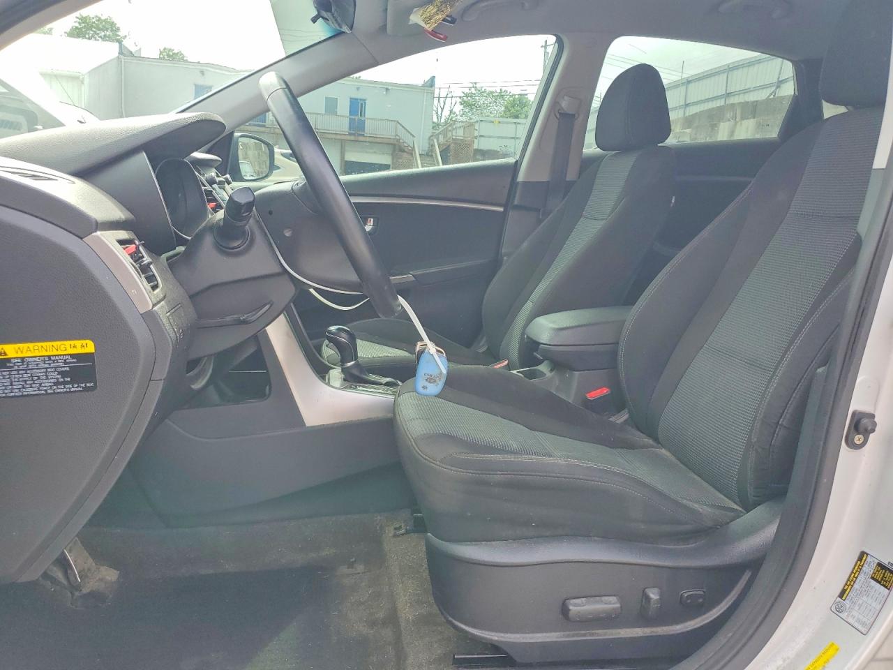 Hyundai ELANTRA Base