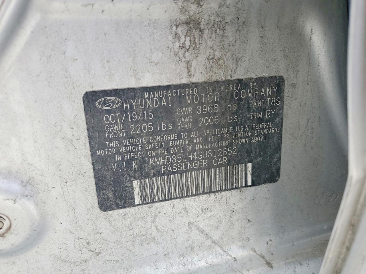 Hyundai ELANTRA Base