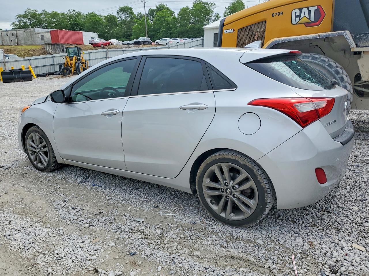 Hyundai ELANTRA Base