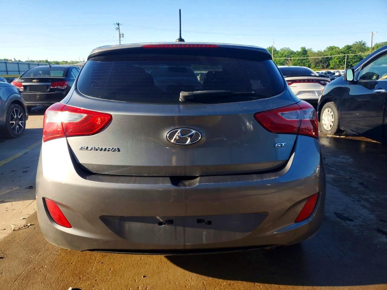 Hyundai ELANTRA Base