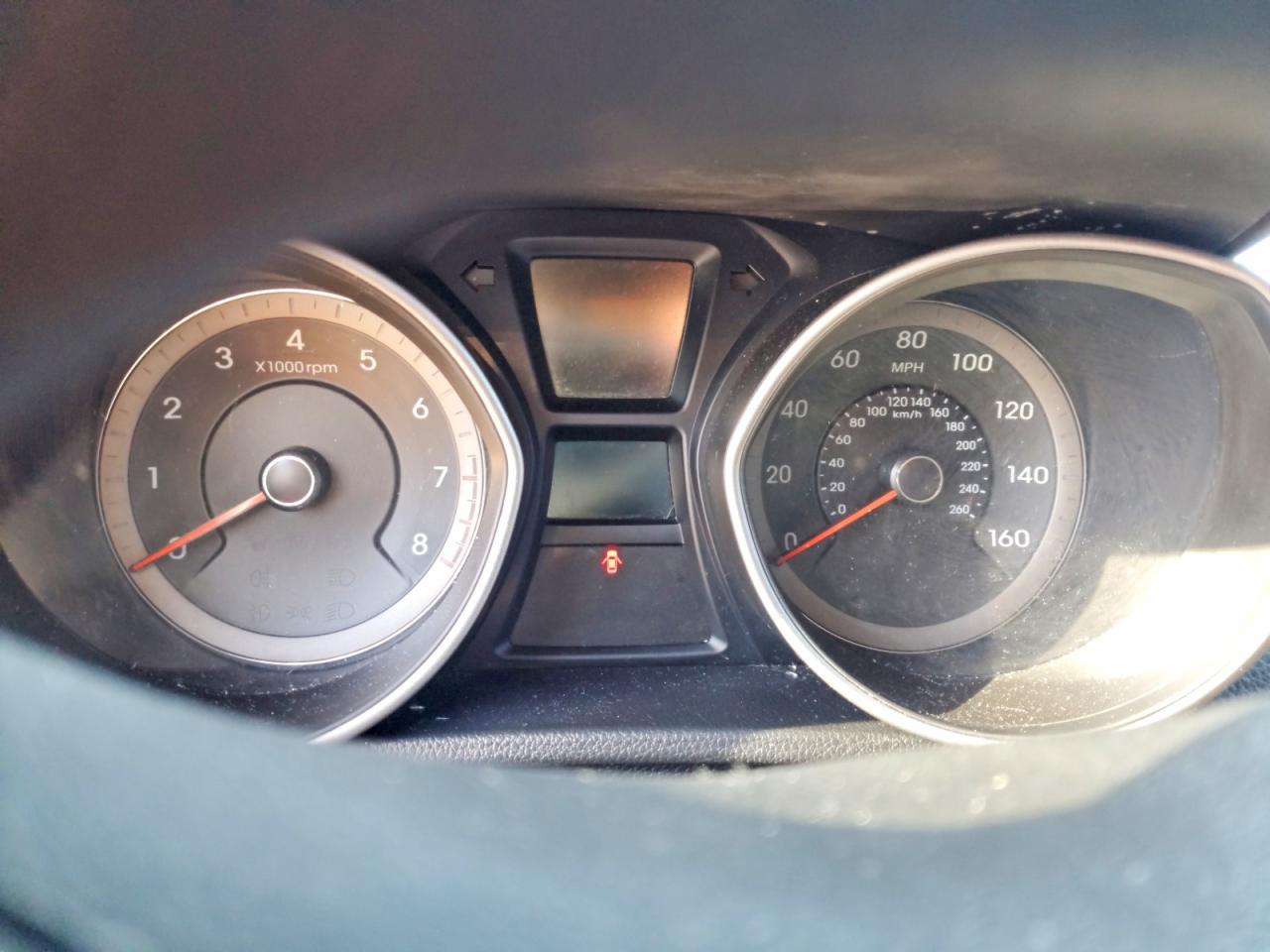 Hyundai ELANTRA Base