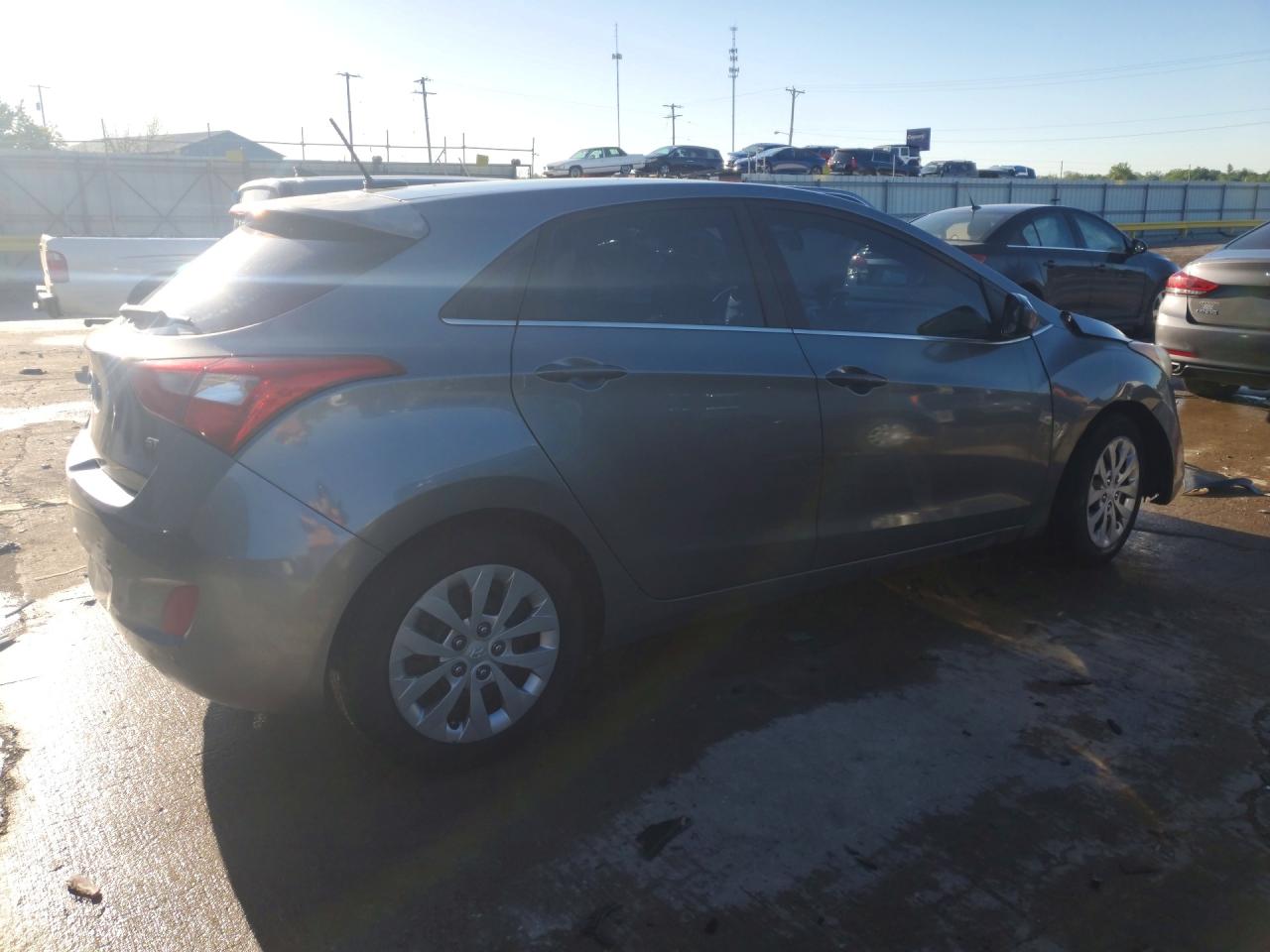 Hyundai ELANTRA Base