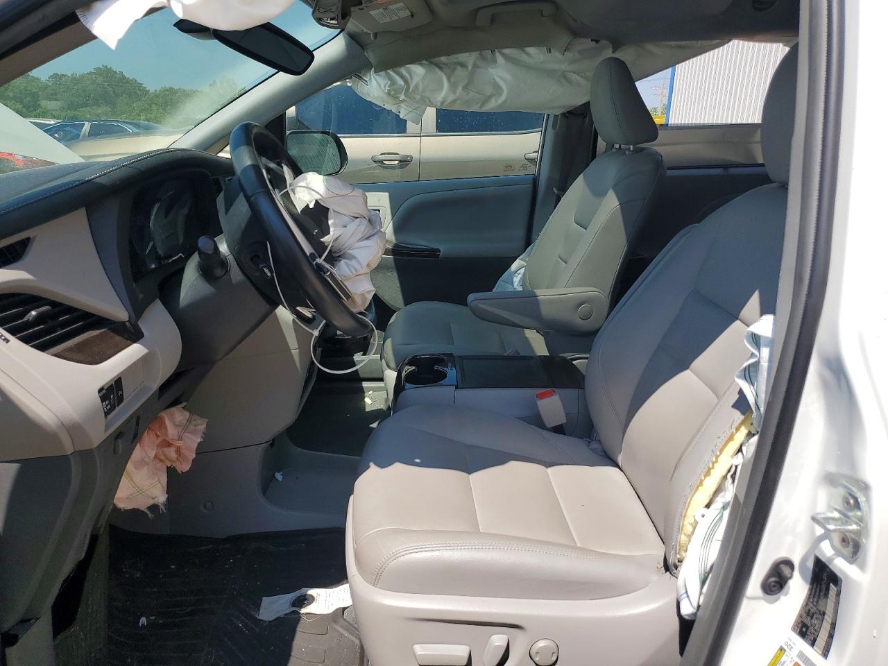 Toyota Sienna Xle 7-passenger