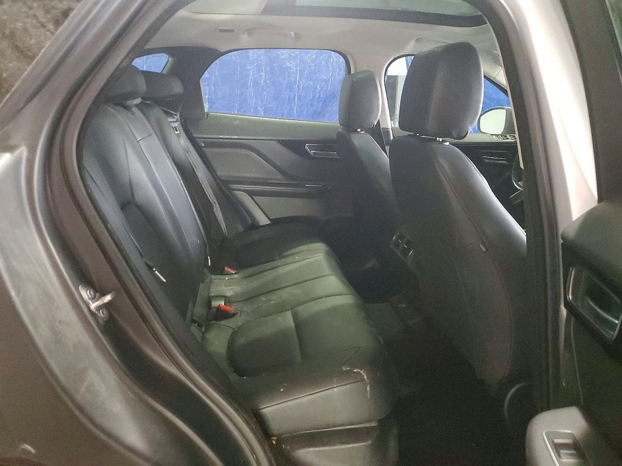 Jaguar F-PACE Premium