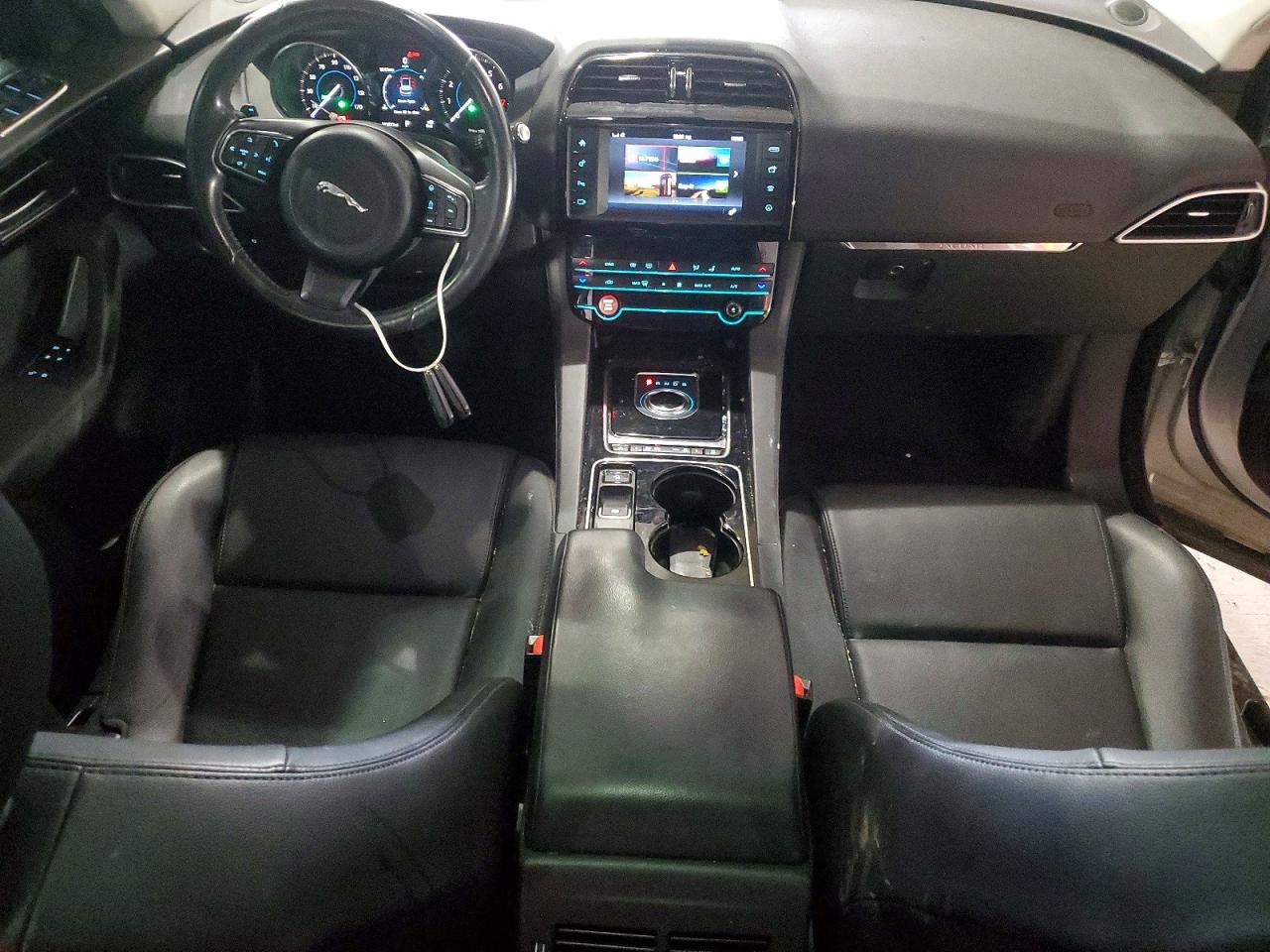 Jaguar F-PACE Premium