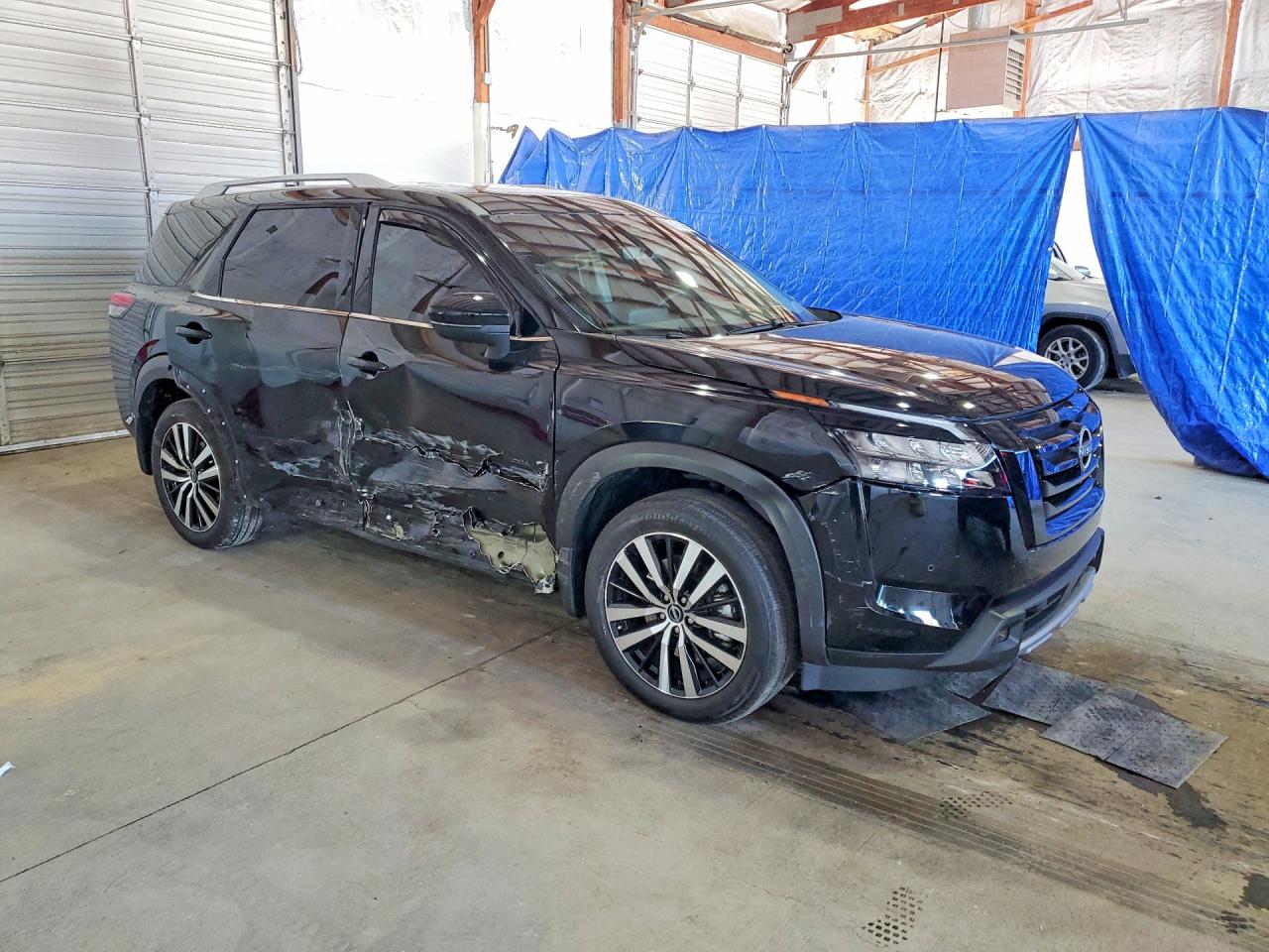Nissan Pathfinder Platinum