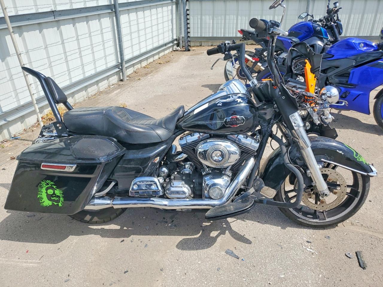 Salvage Harley-Davidson Fl Image