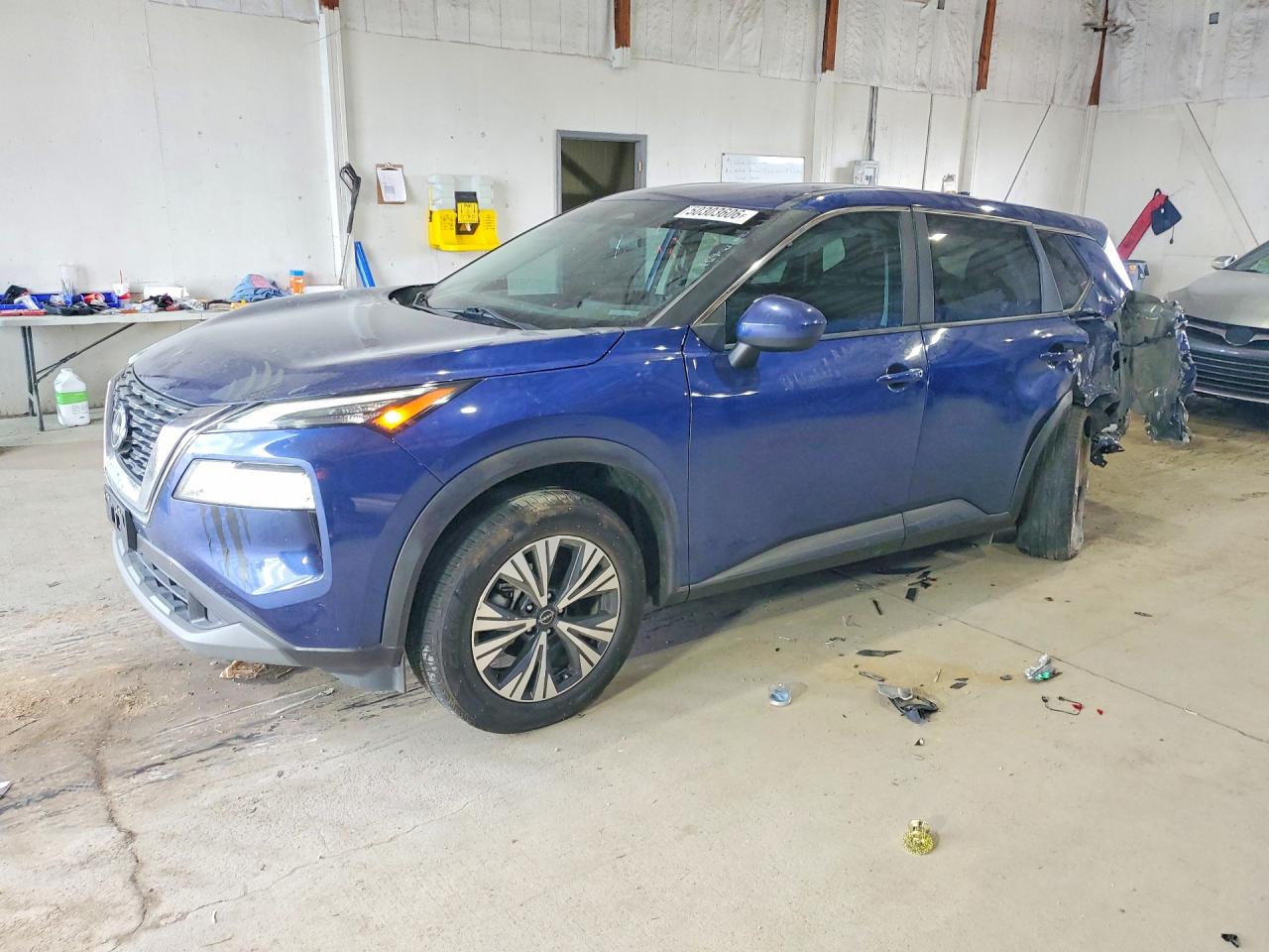 Salvage Nissan Rogue Image