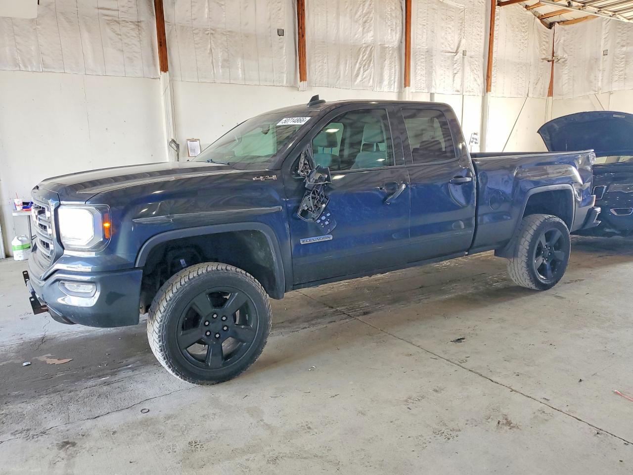 Salvage GMC Sierra Image