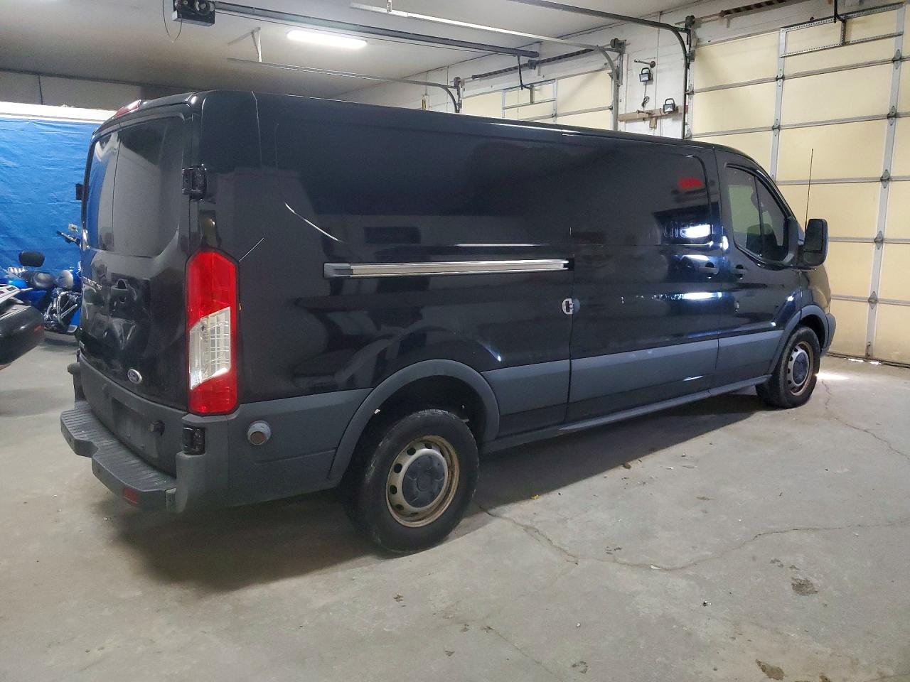 Ford Transit T-250