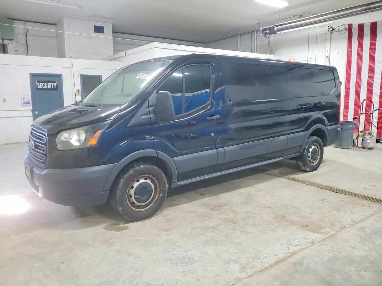 Salvage Ford Transit Image