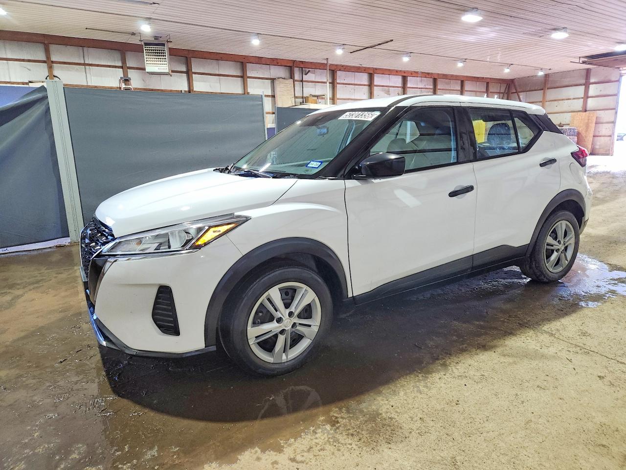 Salvage Nissan Kicks Image